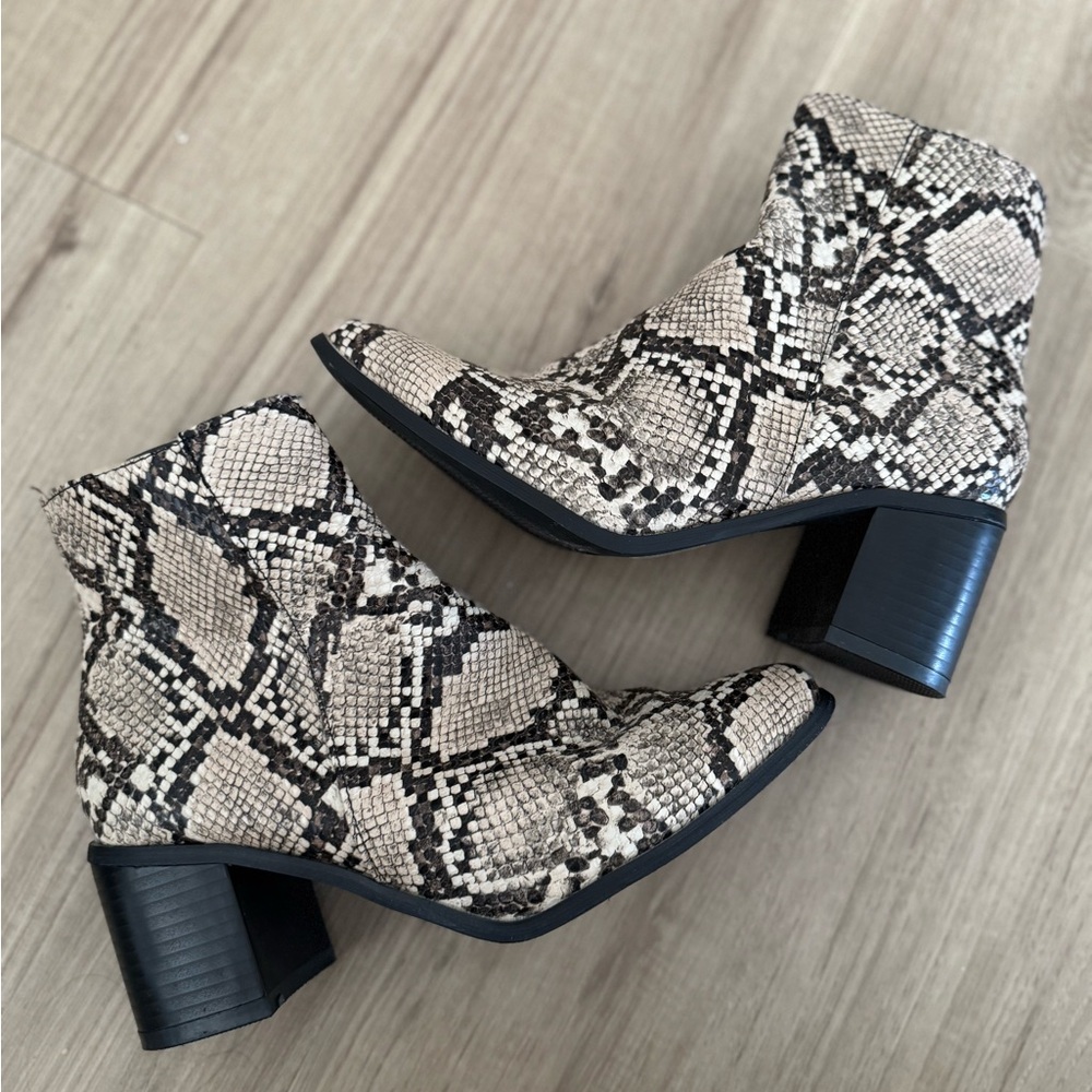 Cute Snakeskin Ankle Boots